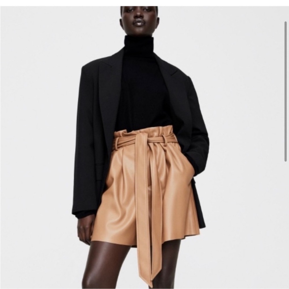 Zara leather elegant mini shorts